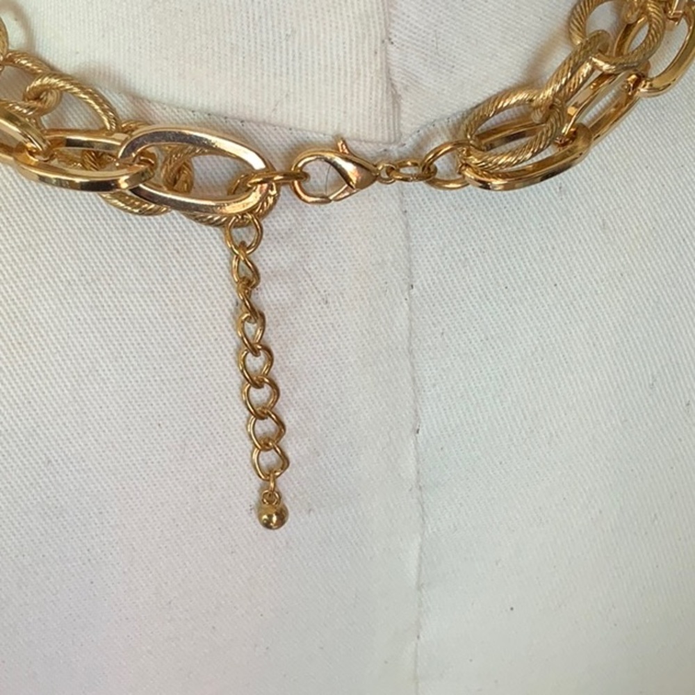 Chunky gold chain necklace - Picture 6 of 6